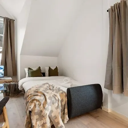 New! Well Eqipped Three Bedroom Penthouse! Bergen Exterior photo