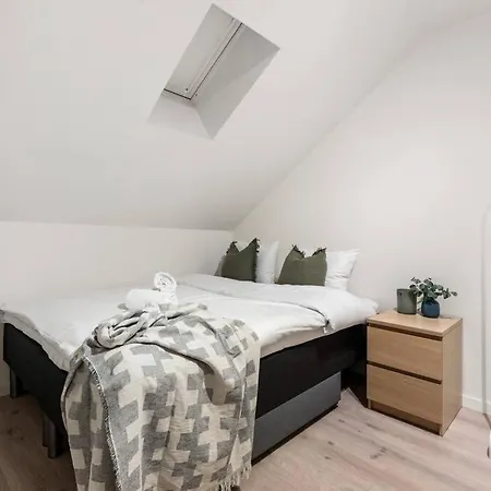 New! Well Eqipped Three Bedroom Penthouse! Bergen Exterior photo