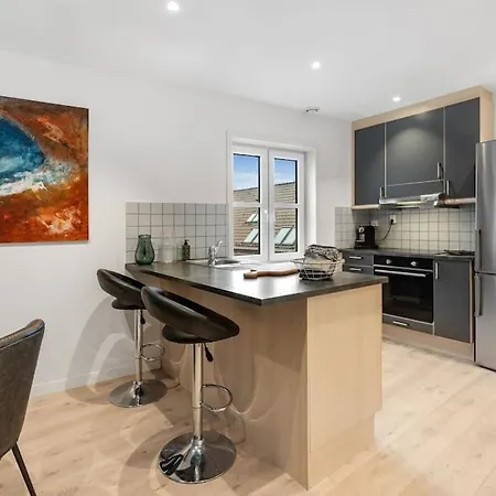 New! Well Eqipped Three Bedroom Penthouse! Bergen Exterior photo